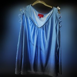 Beautiful Jennifer Lopez ombre blouse